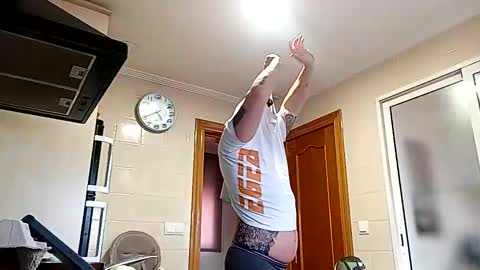 Snapshot of morfeo6 chatting on December 16, 9:14 am morfeo6 online show from December 16, 9:14 am