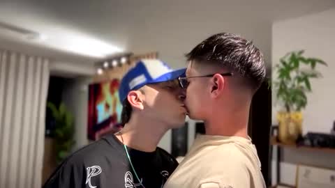   online show from September 21, 2:02 am