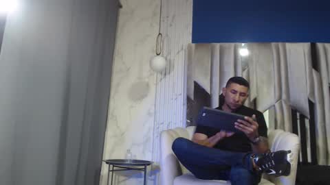 MORGAN AND MEGAN online show from September 25, 11:03 am