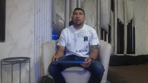 MORGAN AND MEGAN online show from October 6, 11:18 am