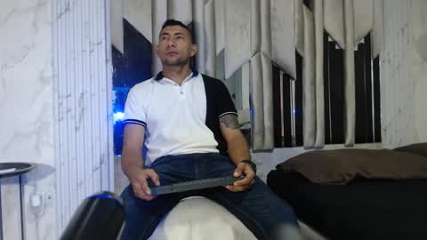 MORGAN AND MEGAN online show from October 24, 11:17 am