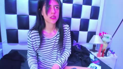 morganasmit_ online show from July 11, 2:53 pm