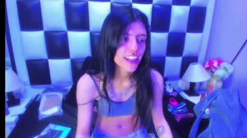 morganasmit_ online show from August 5, 4:32 pm