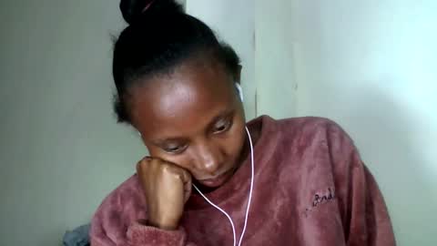Snapshot of morgane_69 chatting on June 9, 12:11 am morgane_69 online show from June 9, 12:11 am