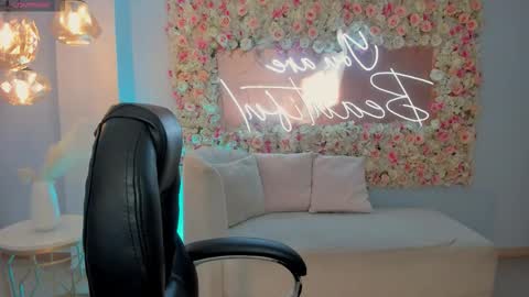 Snapshot of morganhicks chatting on February 11, 7:19 pm Morgan Hicks online show from February 11, 7:19 pm