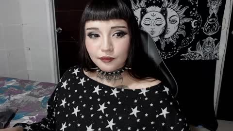 Snapshot of morganmoon1 chatting on April 6, 9:27 pm Morgan Moon online show from April 6, 9:27 pm