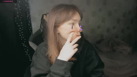 Snapshot of morimy chatting on December 16, 3:33 am Lisa 3 online show from December 16, 3:33 am