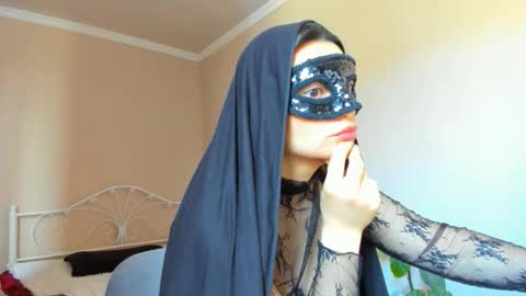 Snapshot of moroccan_diamond_ chatting on January 10, 7:32 am Medina online show from January 10, 7:32 am