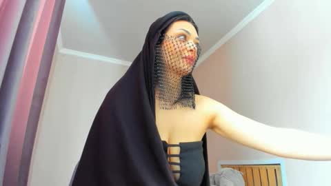 Snapshot of moroccan_diamond_ chatting on February 28, 8:04 am Medina online show from February 28, 8:04 am