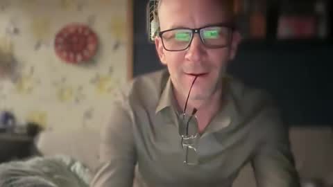 MORRIS 007 online show from February 11, 10:48 pm