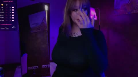 morvelyn online show from October 10, 6:07 pm