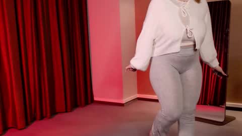 morvelyn online show from November 29, 6:00 pm