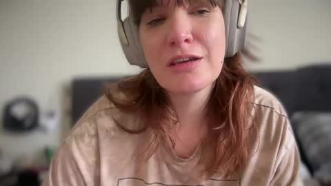 Snapshot of mossy_mommy chatting on April 12, 6:57 pm Mossy Mommy online show from April 12, 6:57 pm
