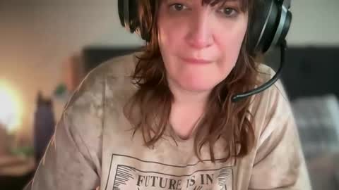 Snapshot of mossy_mommy chatting on April 18, 11:38 pm Mossy Mommy online show from April 18, 11:38 pm