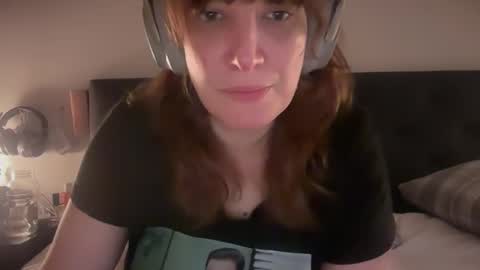 Snapshot of mossy_mommy chatting on April 25, 12:13 am Mossy Mommy online show from April 25, 12:13 am