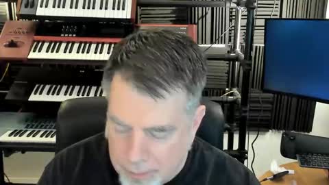 Snapshot of mostly_unbothered chatting on November 11, 9:42 am mostly_unbothered online show from November 11, 9:42 am