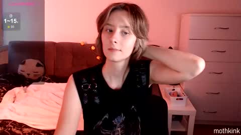 Snapshot of mothkink chatting on October 27, 2:54 pm mothkink Moth  -  online show from October 27, 2:54 pm