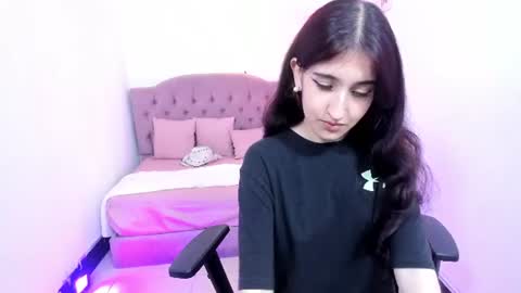 Snapshot of moussy_tay chatting on July 7, 4:04 am moussy_tay online show from July 7, 4:04 am