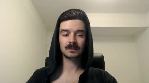 Snapshot of moustachematt chatting on May 27, 5:26 am moustachematt online show from May 27, 5:26 am