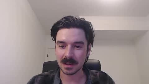 Snapshot of moustachematt chatting on June 3, 2:03 am moustachematt online show from June 3, 2:03 am