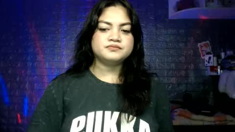 MOLLY online show from May 24, 3:06 pm
