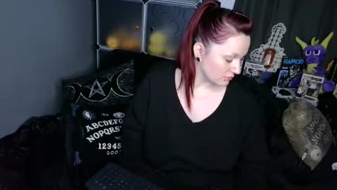 Moxxxie Morbid online show from January 2, 2:43 am