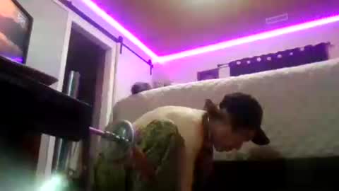 Snapshot of mr_a420 chatting on June 17, 9:01 am mr_a420 online show from June 17, 9:01 am