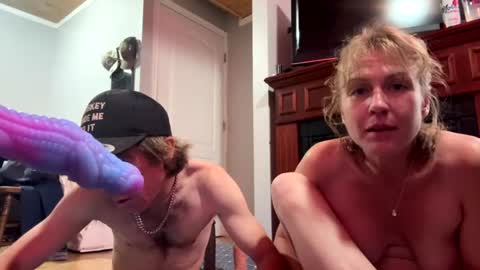Snapshot of mr_a420 chatting on July 28, 7:59 am mr_a420 online show from July 28, 7:59 am
