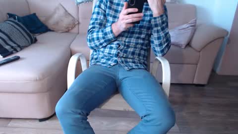 Snapshot of mr_alpacino chatting on March 20, 10:42 am mr_alpacino online show from March 20, 10:42 am