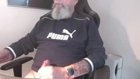 mr_boombastic2021 online show from September 19, 9:43 am