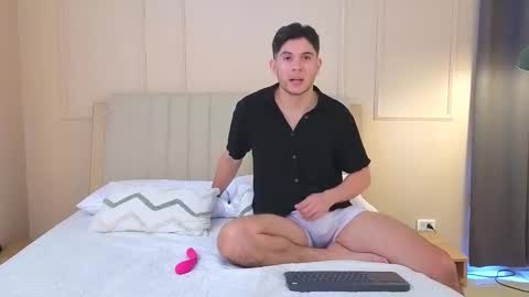 Danny  Aleja online show from March 15, 7:20 pm