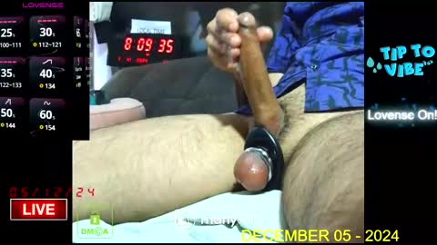 Snapshot of mr_edging741 chatting on December 5, 11:07 pm David online show from December 5, 11:07 pm