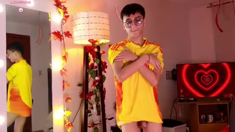 Snapshot of mr_evan1 chatting on February 13, 5:44 pm Mr Evans online show from February 13, 5:44 pm