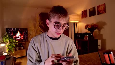 Snapshot of mr_evan1 chatting on September 15, 3:34 pm Mr Evans online show from September 15, 3:34 pm