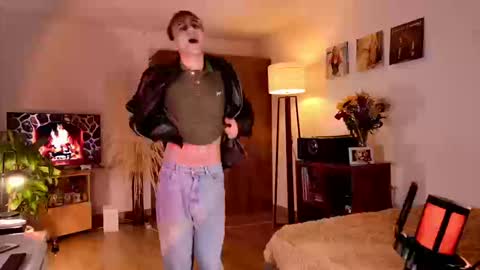 Snapshot of mr_evan1 chatting on September 22, 4:09 pm Mr Evans online show from September 22, 4:09 pm