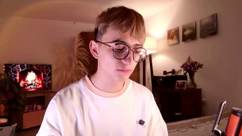 Snapshot of mr_evan1 chatting on October 12, 4:17 pm Mr Evans online show from October 12, 4:17 pm