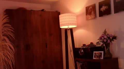 Snapshot of mr_evan1 chatting on October 15, 2:39 pm Mr Evans online show from October 15, 2:39 pm