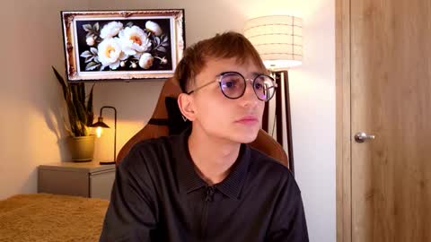 Snapshot of mr_evan1 chatting on November 11, 3:56 pm Mr Evans online show from November 11, 3:56 pm