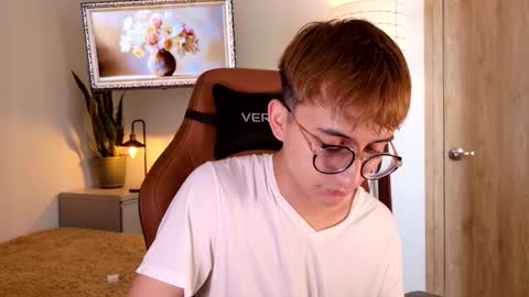 Snapshot of mr_evan1 chatting on November 13, 4:17 pm Mr Evans online show from November 13, 4:17 pm