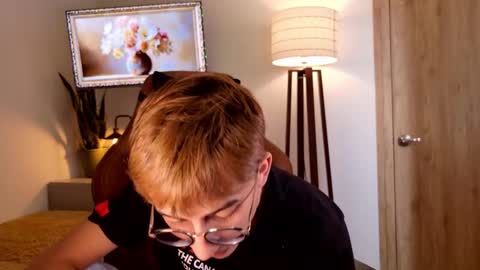 Snapshot of mr_evan1 chatting on November 15, 6:37 pm Mr Evans online show from November 15, 6:37 pm