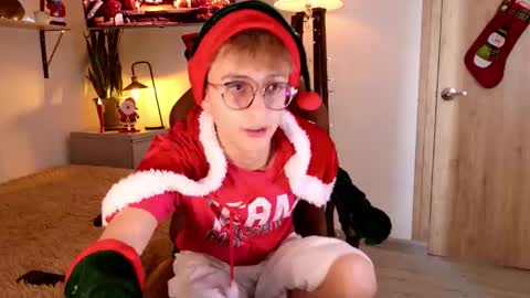 Snapshot of mr_evan1 chatting on November 22, 5:45 pm Mr Evans online show from November 22, 5:45 pm