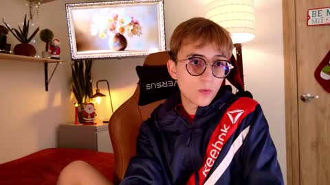 Snapshot of mr_evan1 chatting on November 26, 3:46 pm Mr Evans online show from November 26, 3:46 pm