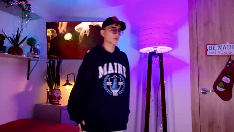 Snapshot of mr_evan1 chatting on November 28, 6:43 pm Mr Evans online show from November 28, 6:43 pm