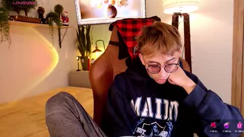 Snapshot of mr_evan1 chatting on December 4, 4:27 pm Mr Evans online show from December 4, 4:27 pm