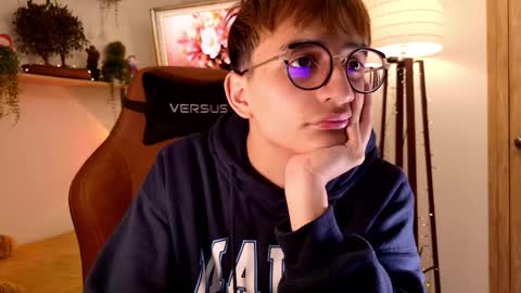 Snapshot of mr_evan1 chatting on December 15, 5:17 pm Mr Evans online show from December 15, 5:17 pm