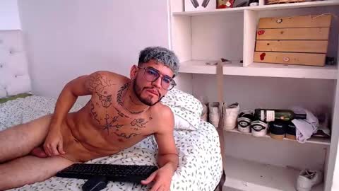 mr_jordan2310 online show from February 20, 3:52 pm