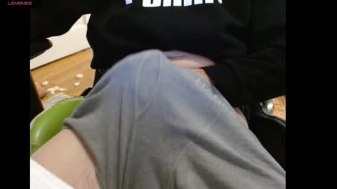 Snapshot of mr_longfellow chatting on February 25, 4:16 pm mr_longfellow online show from February 25, 4:16 pm