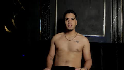 mr_maximo online show from November 26, 10:33 pm