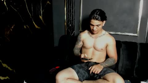 mr_maximo online show from December 16, 10:26 pm