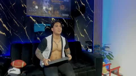 Snapshot of mr_maximo chatting on February 13, 3:46 am mr_maximo online show from February 13, 3:46 am